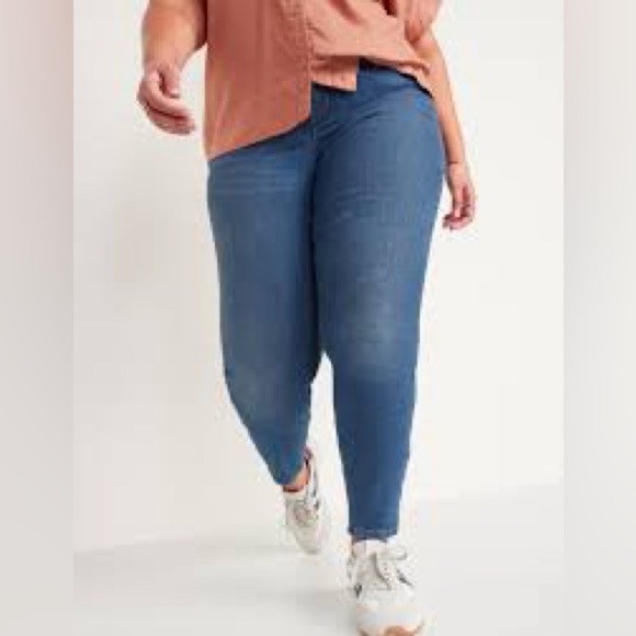 Old Navy Denim - Old Navy Plus Size Super Skinny Mid-Rise Stretch Denim Jeans Size 30 short NWT